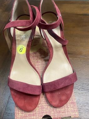 Women’s Suede Ankle-Strap Sandals in Burgundy